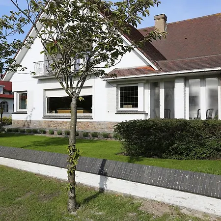 Holiday home Vintage Holiday Home In De Panne Near Beach De Panne