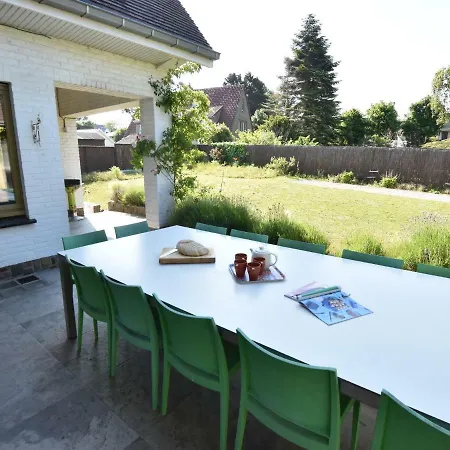 Semesterbostad Vintage Holiday In Near Beach De Panne